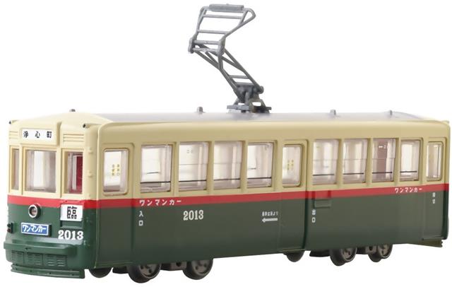 市電2000型の斜め前からの画像