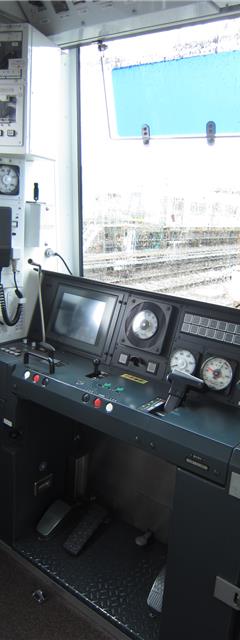 N1000形車両乗務員室写真