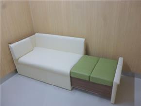 名城公園駅授乳兼救護用ソファ