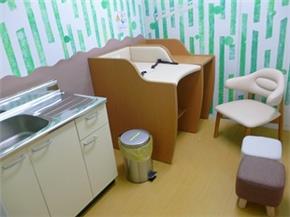 名古屋駅流し台・おむつ交換台・荷物台・授乳用チェア